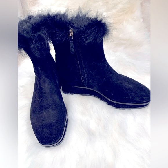 TORY BURCH BOOT GORGEOUS SUEDE,FUR & SHERLING STYLE WEDGE HEEL NWOT SIDE ZIPPER - Picture 3 of 6